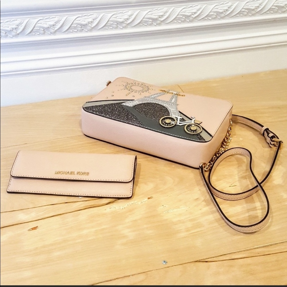 💕Sold 💕NWT Michael Kors Crossbody & Wallet - Picture 3 of 8